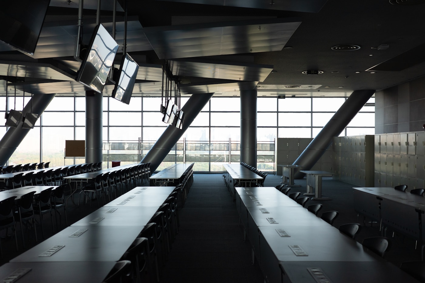 Modern technology-enabled meeting room